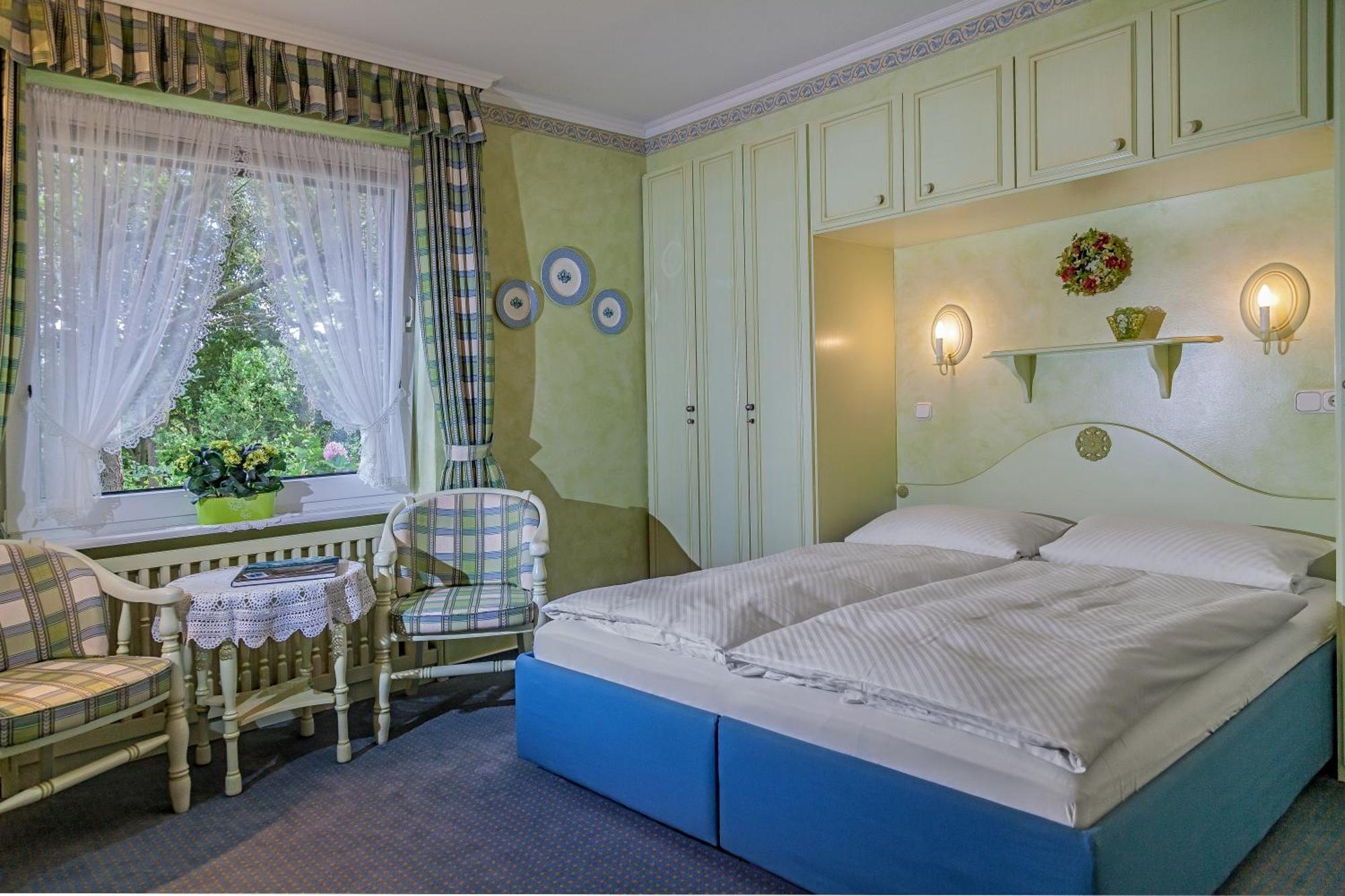Hotel Wiesbaden Wenningstedt-Braderup Room photo